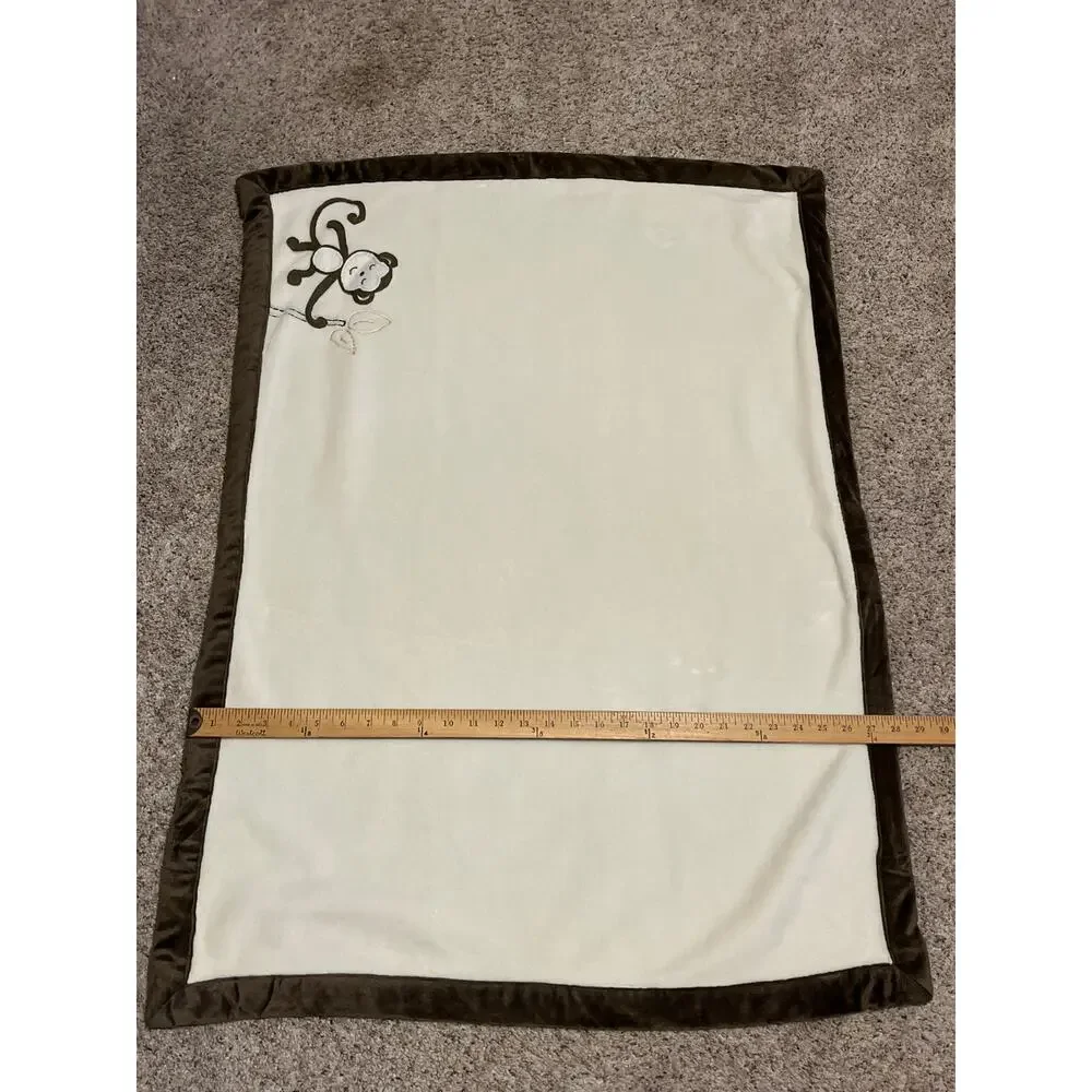 Nojo Dreamy Nights Safari Elephant Monkey Giraffe Moon Blankets (2) - Picture 4 of 12